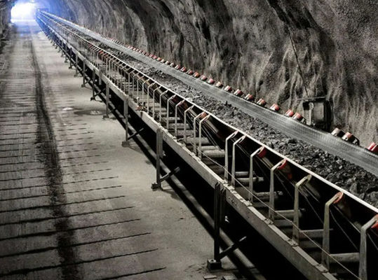 Minería de carbón Cinturón transportador industrial subterráneo Curvas verticales / horizontales Hasta 30 °